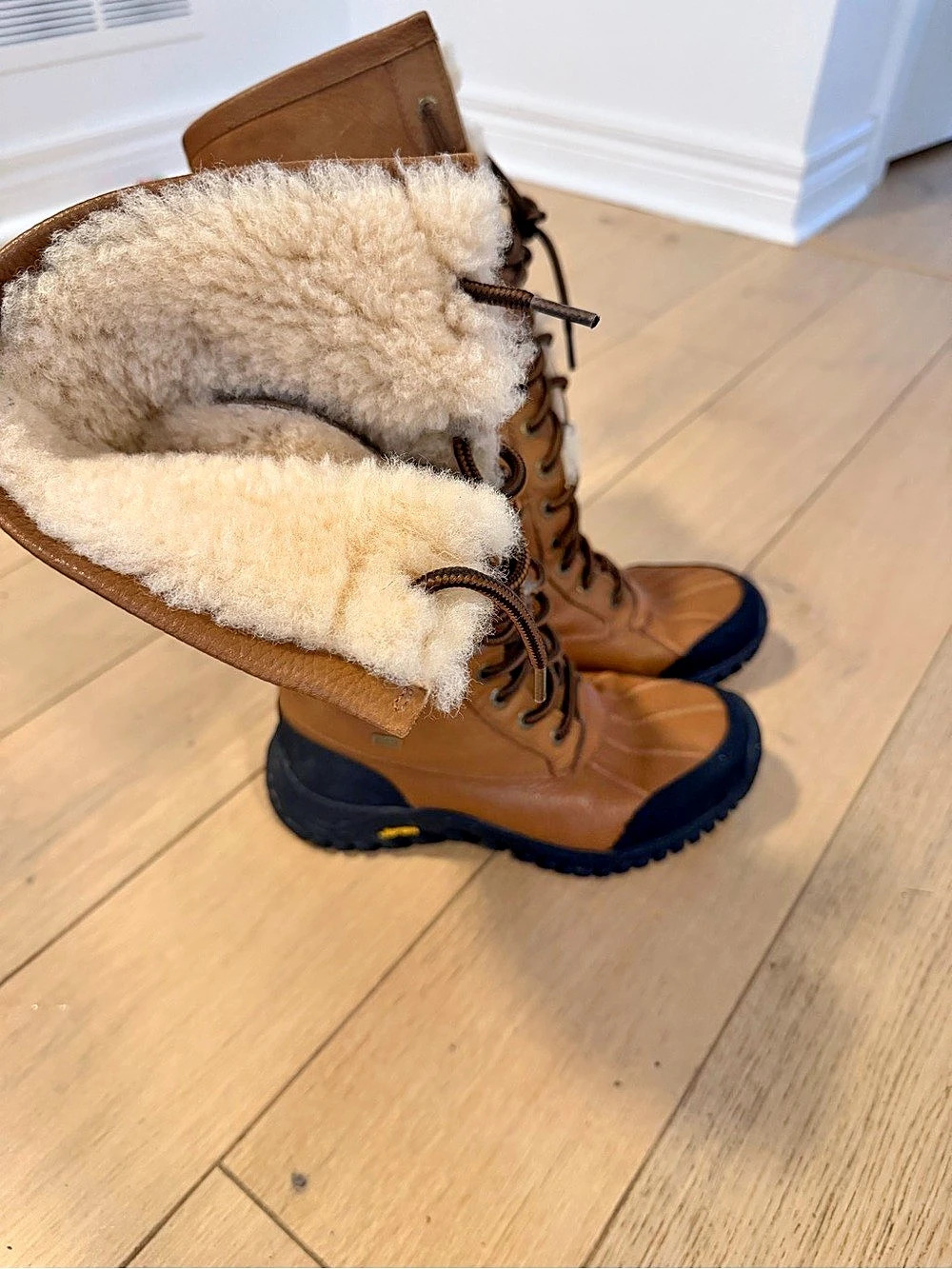 UGG Adirondack Tall Boots - Women's Size 8 - Picture 2 of 4